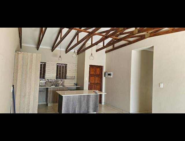 3 BEDROOM TOWNHOUSE FOR SALE IN WATERKLOOF AH